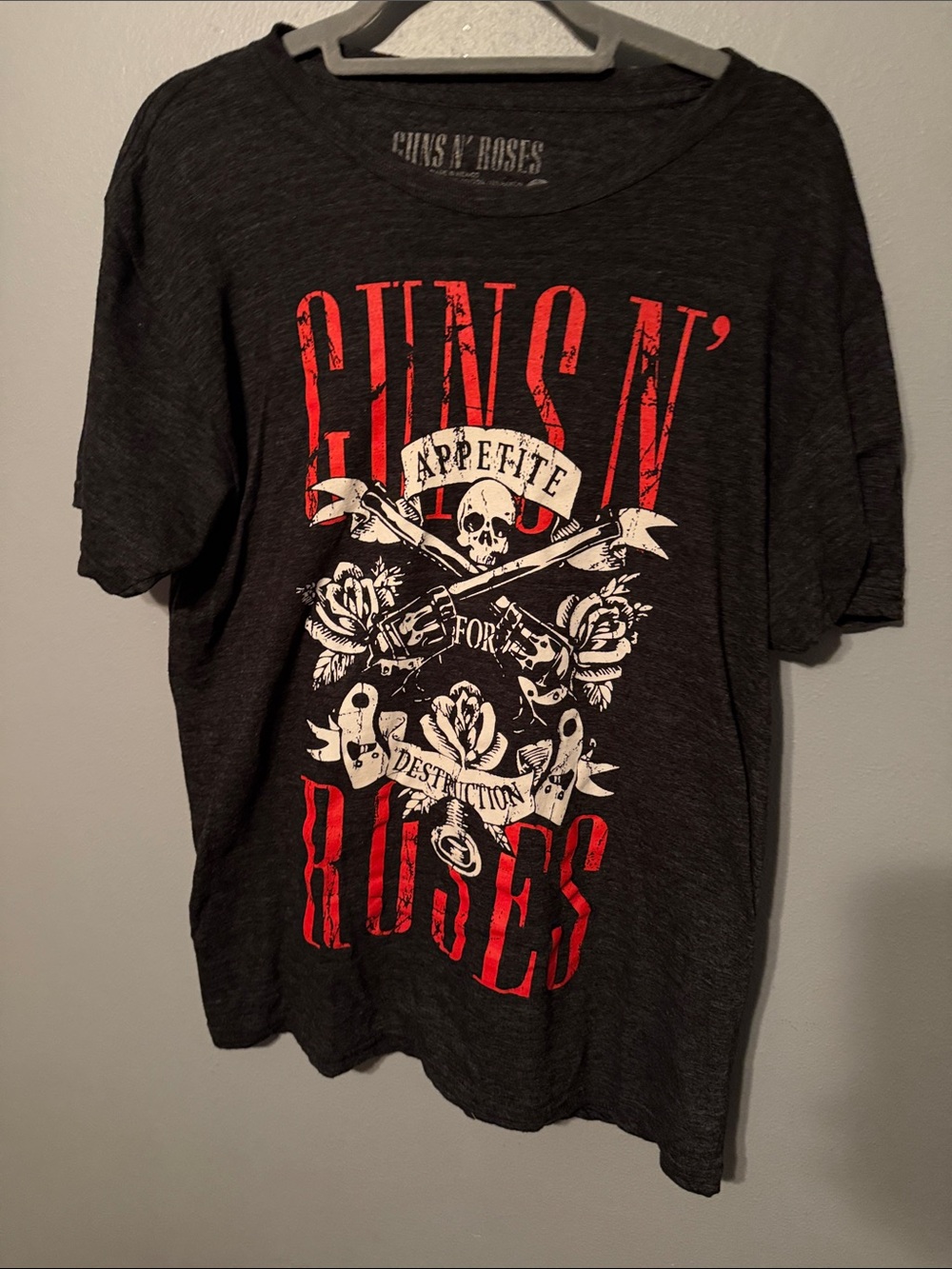 Guns N' Roses Black Short-Sleeve Graphic Tee with Red & White Print
